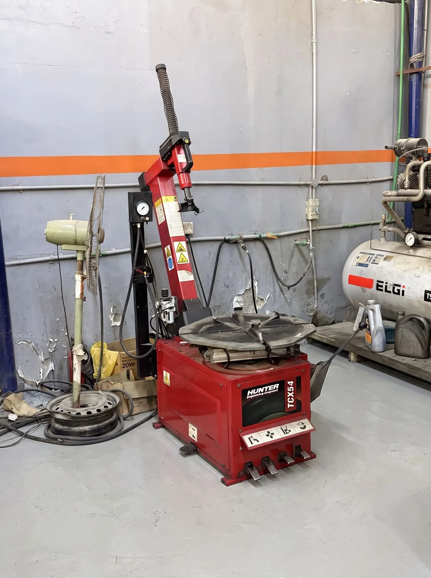 Hunter TCX54 tyre changer